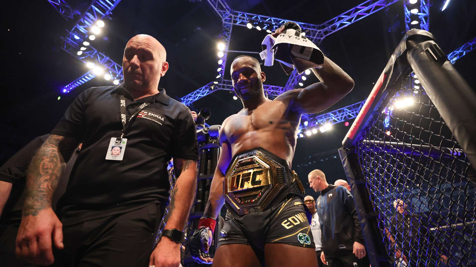 他们不仅是 他们不仅是