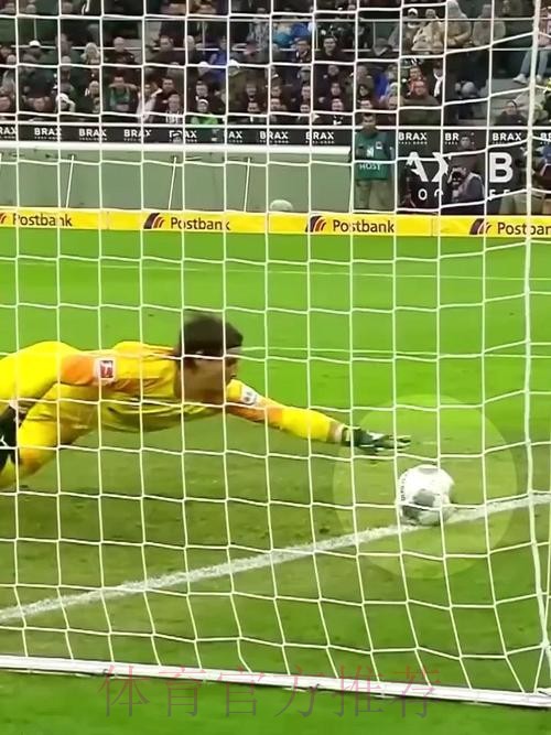 看到苏超43岁老门将的极限扑救,队友们的反应亮了 看到苏超43岁老门将的极限扑救,队友们的反应亮了